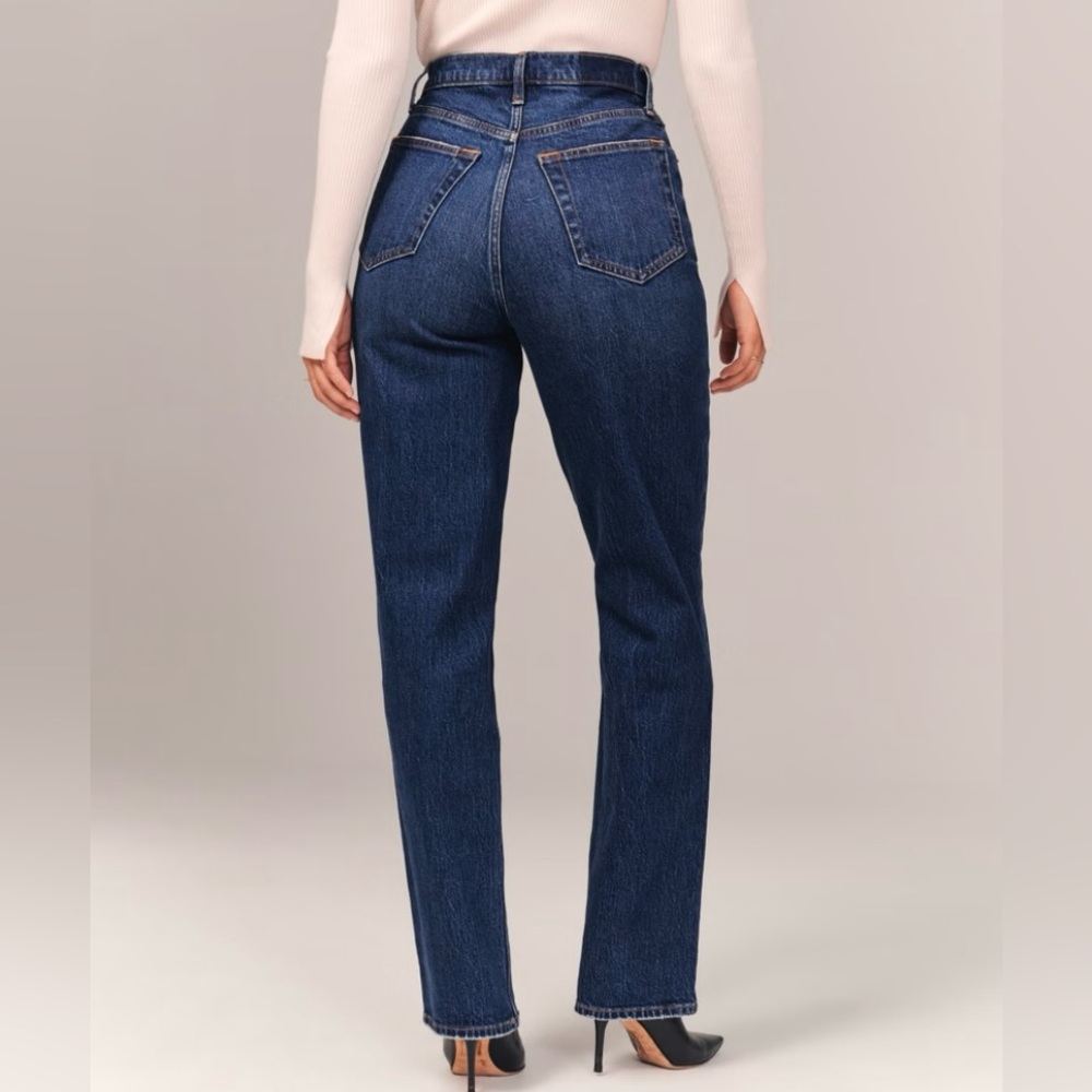 Abercrombie & Fitch Curve Love Ultra High Rise 90’s Straight Jean 30 Dark Wash